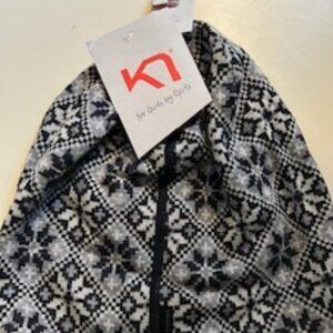 Karri Traa Rose Black Beanie